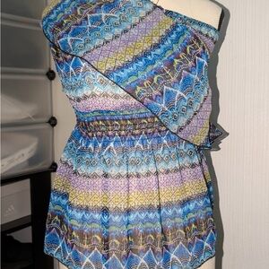 Speechless Multicolor Geometric Top